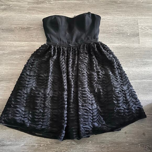 Calvin Klein Dress Formal Prom Black Teacup Strapless Size 4 - Picture 1 of 4